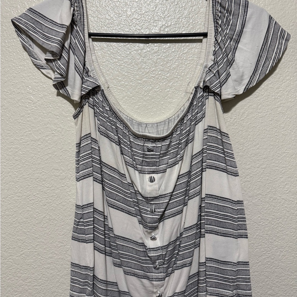 Chic Striped Black and White Crop Top